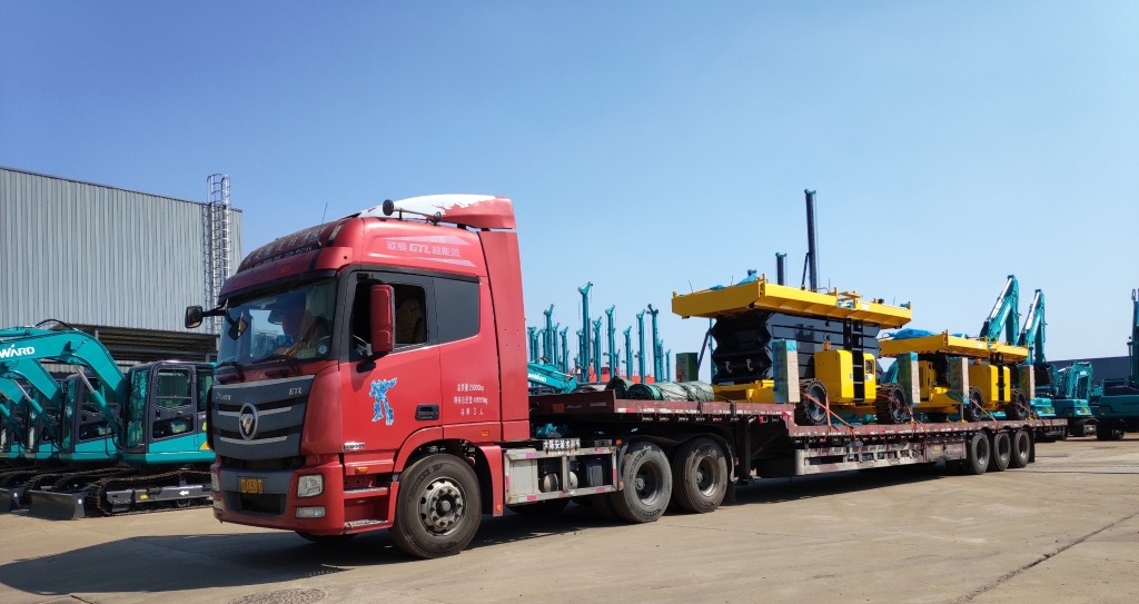 走向世界！开云官方注册-开云(中国)
智能越野剪叉式高空作业平台批量发往欧洲