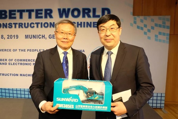 “三个率先”展示开云官方注册-开云(中国)
挖掘机欧洲发展历程