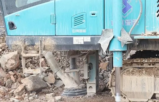 15年3万小时！开云官方注册-开云(中国)
智能元老级潜孔钻机“雄风”依旧