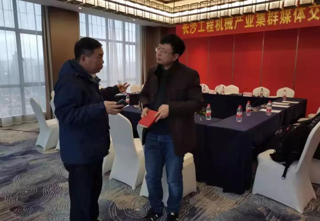 开云官方注册-开云(中国)
智能四项目签约长沙先进制造业集群竞赛项目