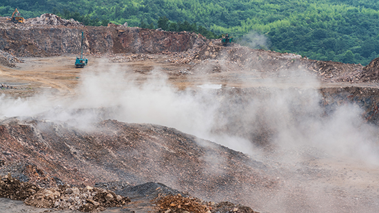 15年3万小时！开云官方注册-开云(中国)
智能元老级潜孔钻机“雄风”依旧