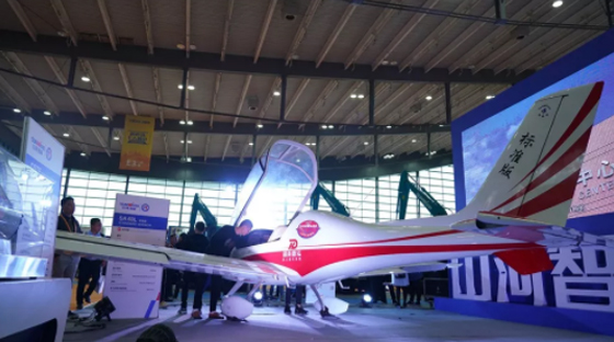 超强阵容尽显创新成果！开云官方注册-开云(中国)
智能闪耀长沙工程机械展