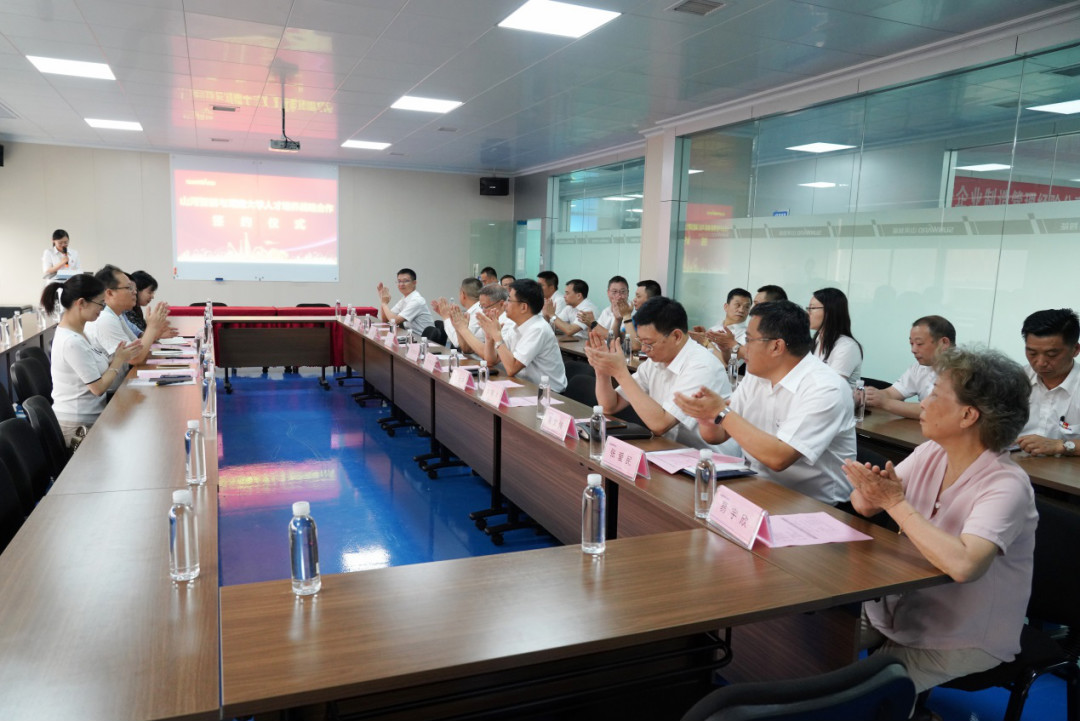 开云官方注册-开云(中国)
学院（开云官方注册-开云(中国)
党校）揭牌暨开云官方注册-开云(中国)
智能与湖南大学人才培养战略合作签约仪式圆满举行