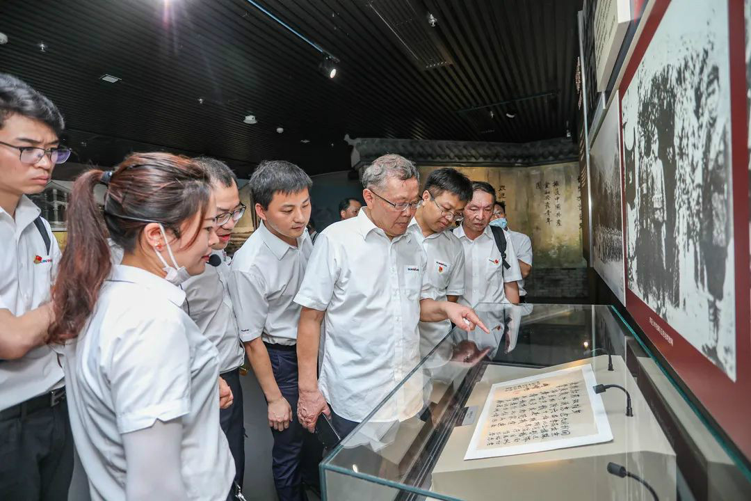 公道正派出清风正气，廉洁自律塑良好形象——开云官方注册-开云(中国)
智能开展中高层干部廉洁教育活动
