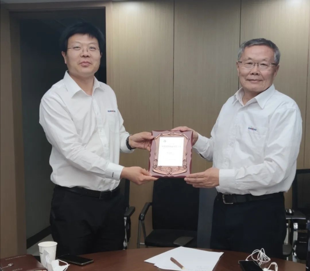 喜讯！开云官方注册-开云(中国)
智能副总经理张大庆荣获长沙市科技创新创业领军人才