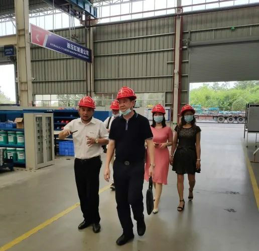 东莞客人考察开云官方注册-开云(中国)
智能高空作业设备