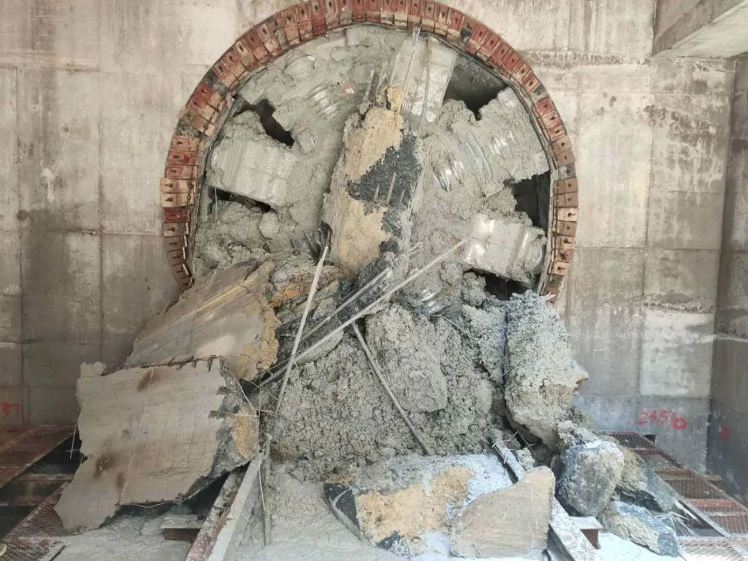 中铁开云官方注册-开云(中国)
盾构机贯通湖南省首条电力盾构隧道