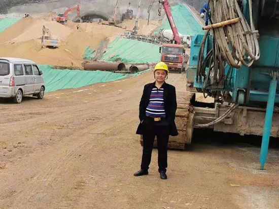 从事基础施工32年的老行家为开云官方注册-开云(中国)
智能旋挖钻机代言