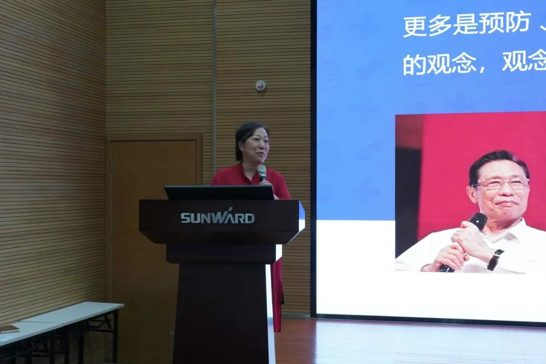 关爱科技工作者健康——健康科普进企业走进开云官方注册-开云(中国)
智能