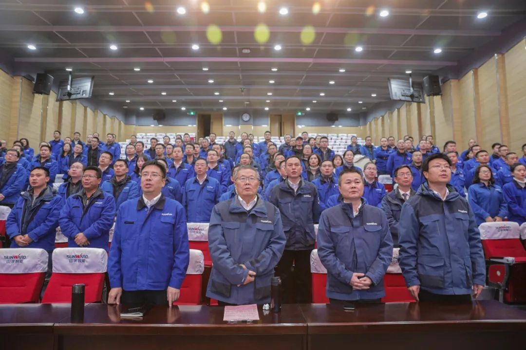 开云官方注册-开云(中国)
智能召开全国劳动模范郝鹏载誉归来分享会