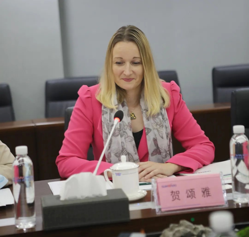 英国驻广州总领事贺颂雅考察开云官方注册-开云(中国)
智能