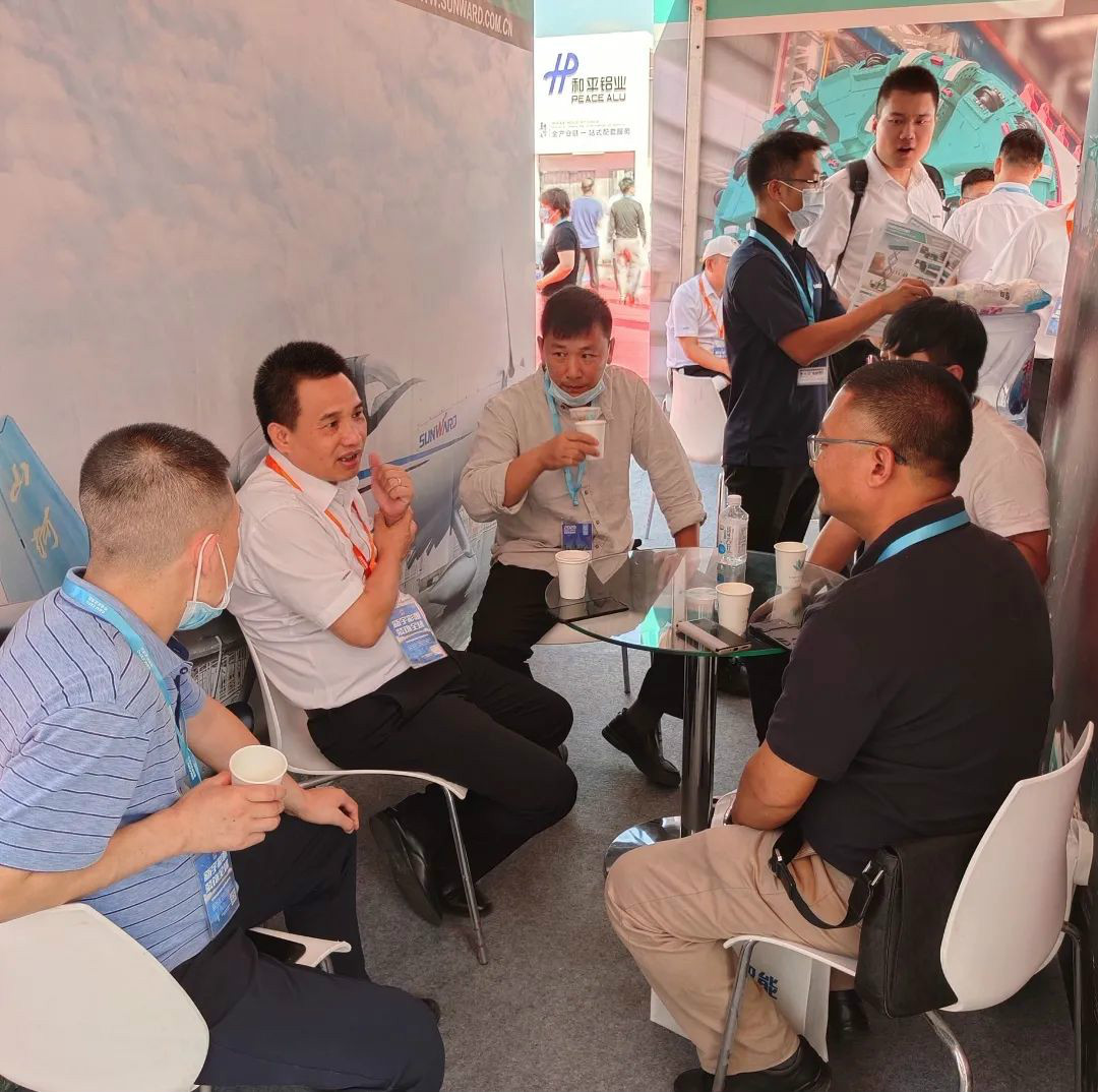 开云官方注册-开云(中国)
智能高空作业设备“吸睛”雄安展