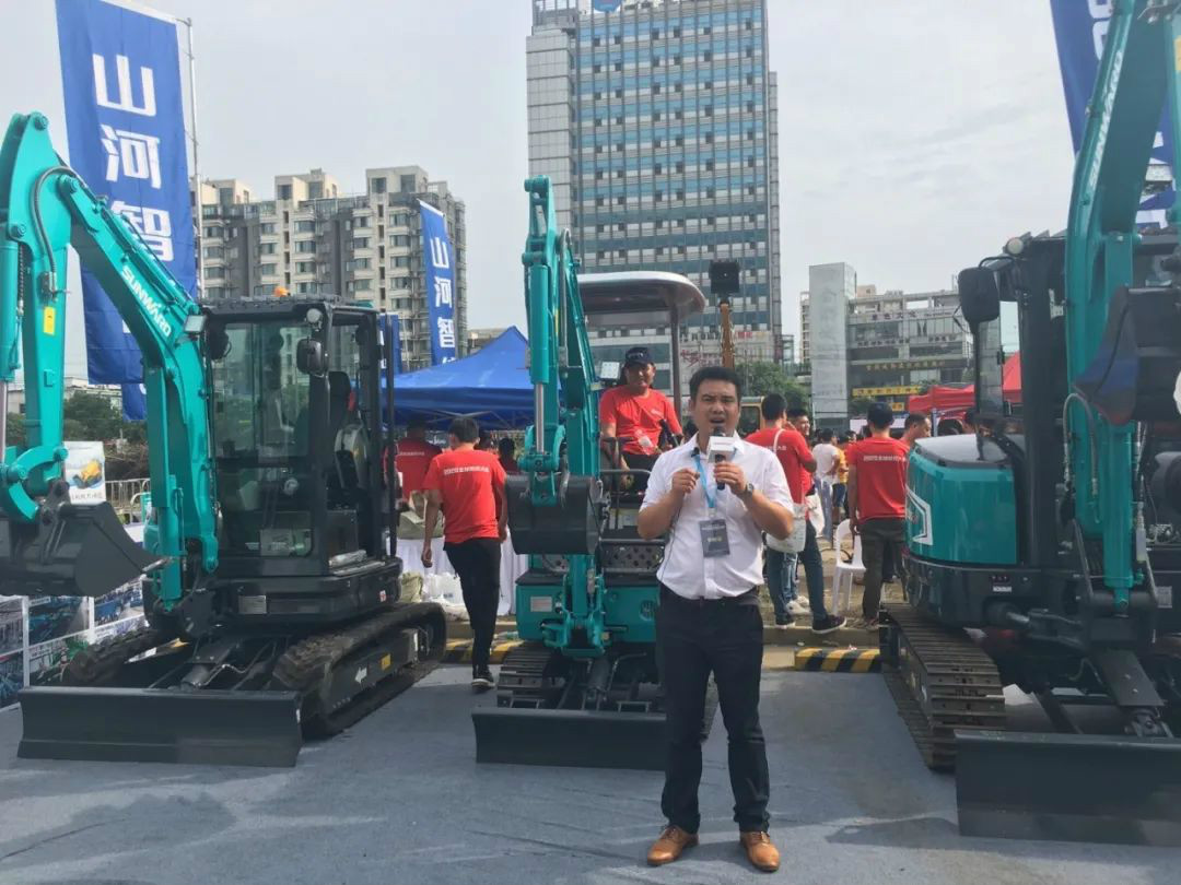 2020全球微挖大会 开云官方注册-开云(中国)
智能精品微挖赢得满堂彩