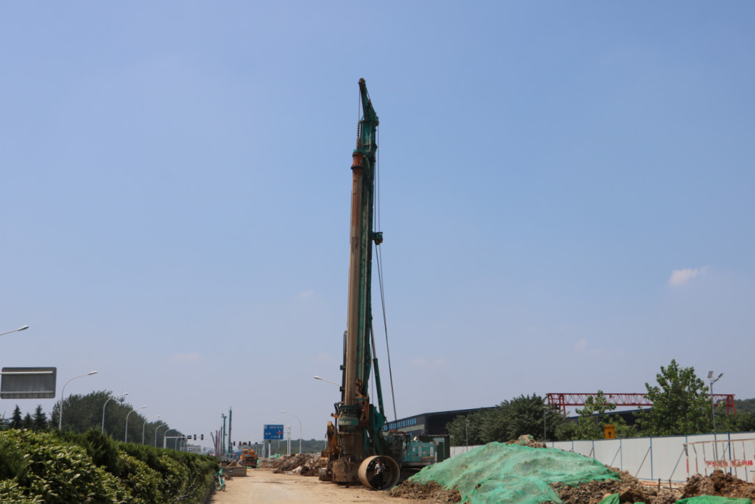 强悍表现赢青睐！开云官方注册-开云(中国)
智能360H旋挖钻助力南京312国道改扩建