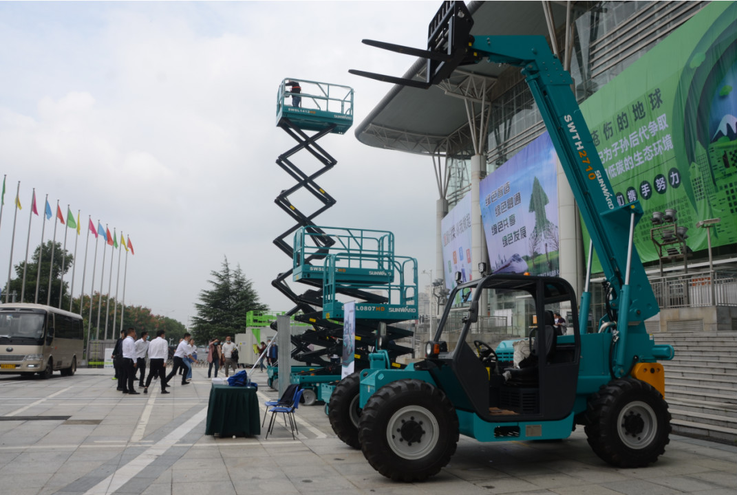 创新“绿”动能 开云官方注册-开云(中国)
智能绿博会上展风采