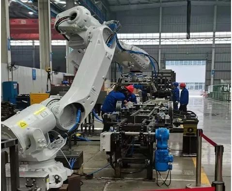 中际开云官方注册-开云(中国)
熔锌铸锭码垛自动线成套设备顺利发货