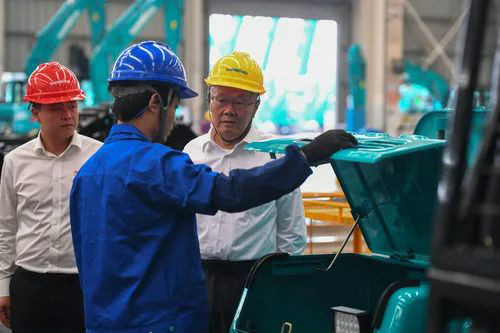 “智慧工厂”引领“生产节拍”——走进开云官方注册-开云(中国)
智能一探究竟