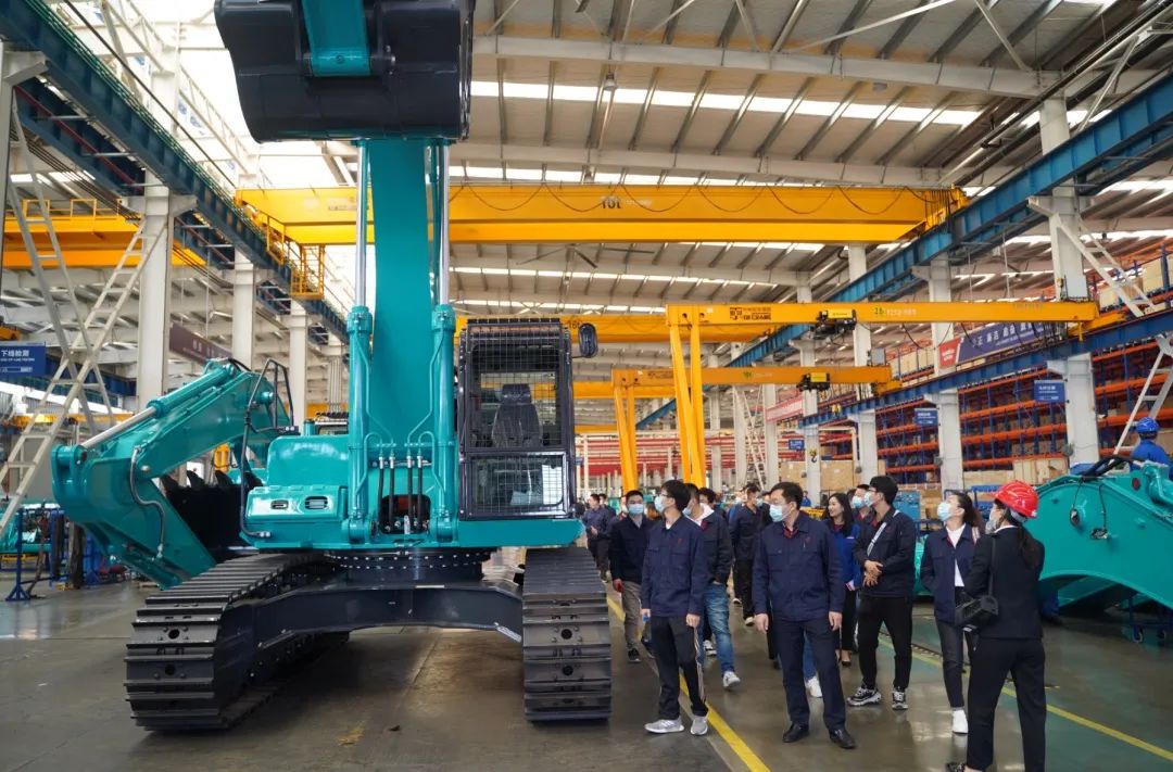 江南工业集团“双百青年”参观开云官方注册-开云(中国)
智能