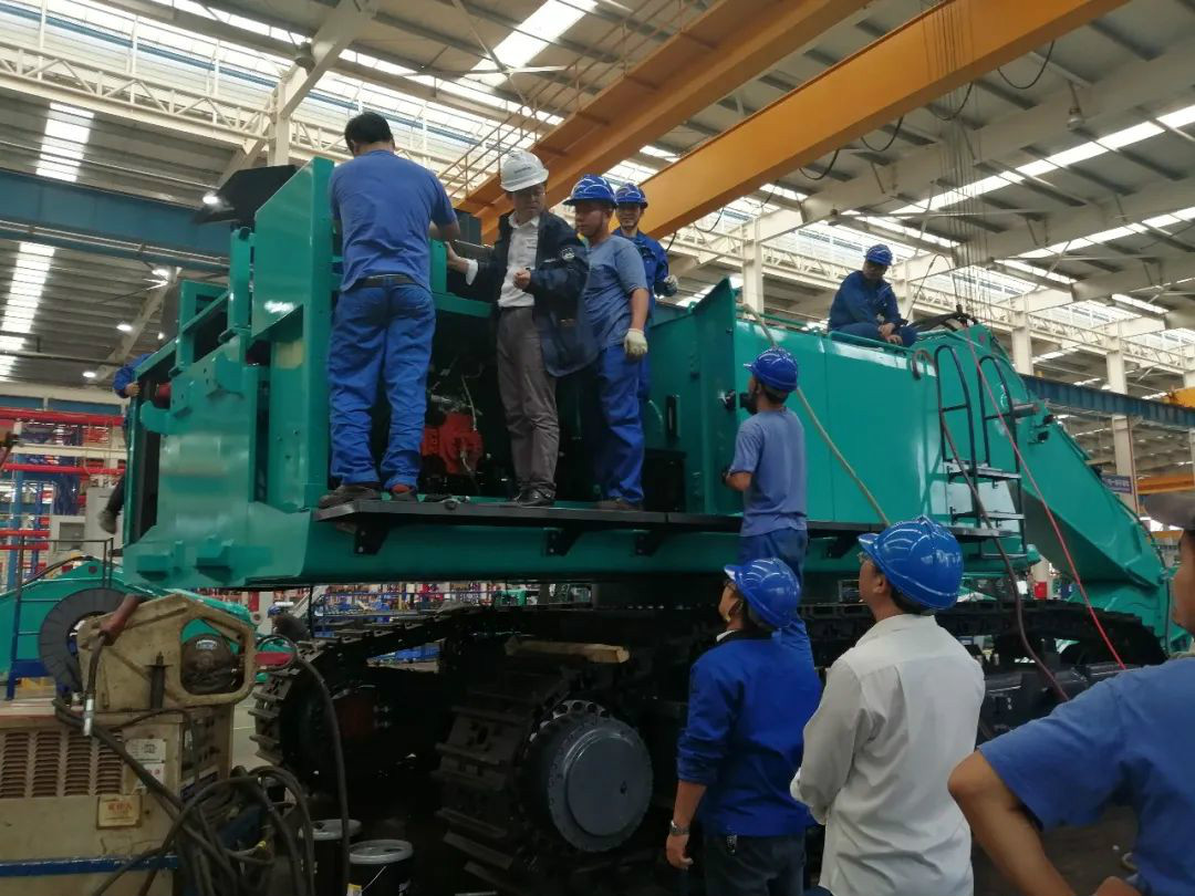 创新再出成果！开云官方注册-开云(中国)
智能超大型履带式液压挖掘机下线