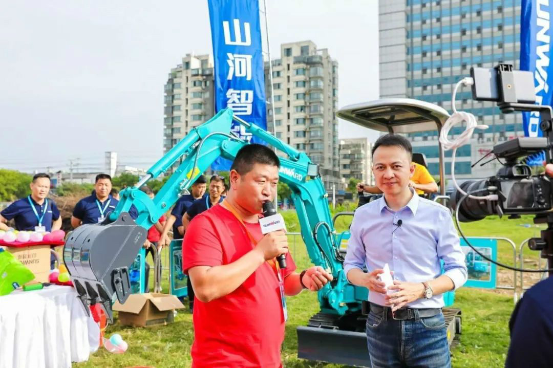 2020全球微挖大会 开云官方注册-开云(中国)
智能精品微挖赢得满堂彩