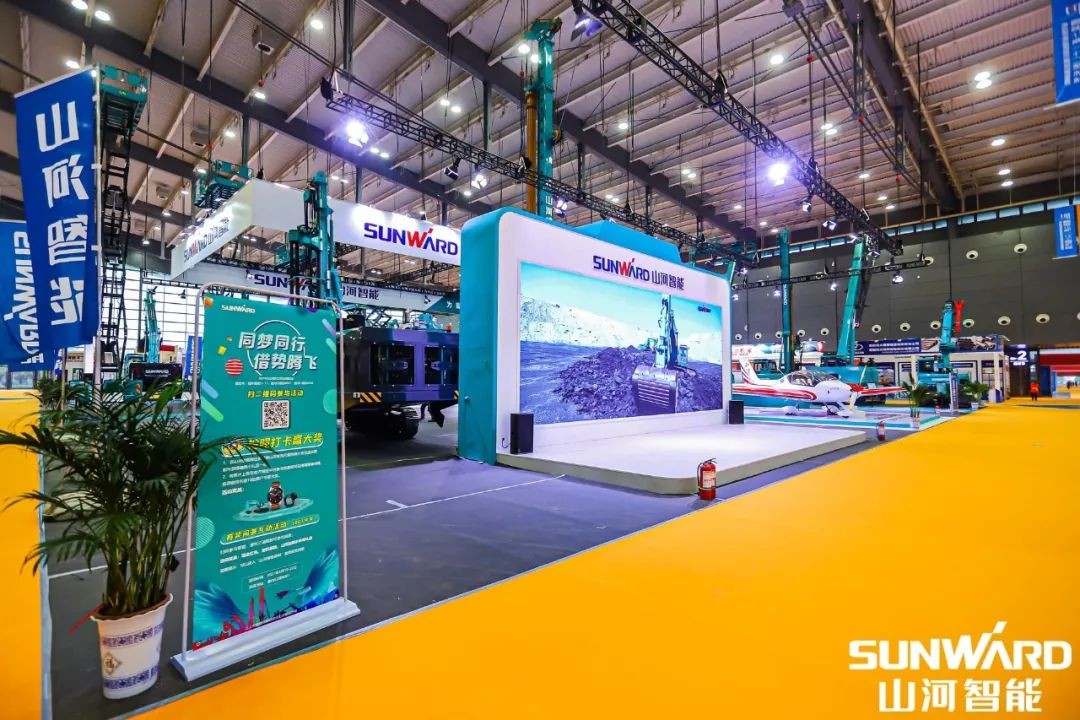 “开云官方注册-开云(中国)
绿”亮相长沙国际工程机械展，50余款产品尽显开云官方注册-开云(中国)
智能创新实力