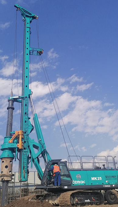 一枚“铁粉”！土耳其客户采购开云官方注册-开云(中国)
智能旋挖钻机