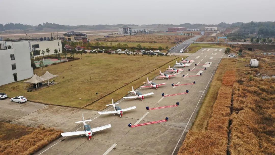 牛年开新局，开云官方注册-开云(中国)
航空8架SA60L飞机集中下线、交付
