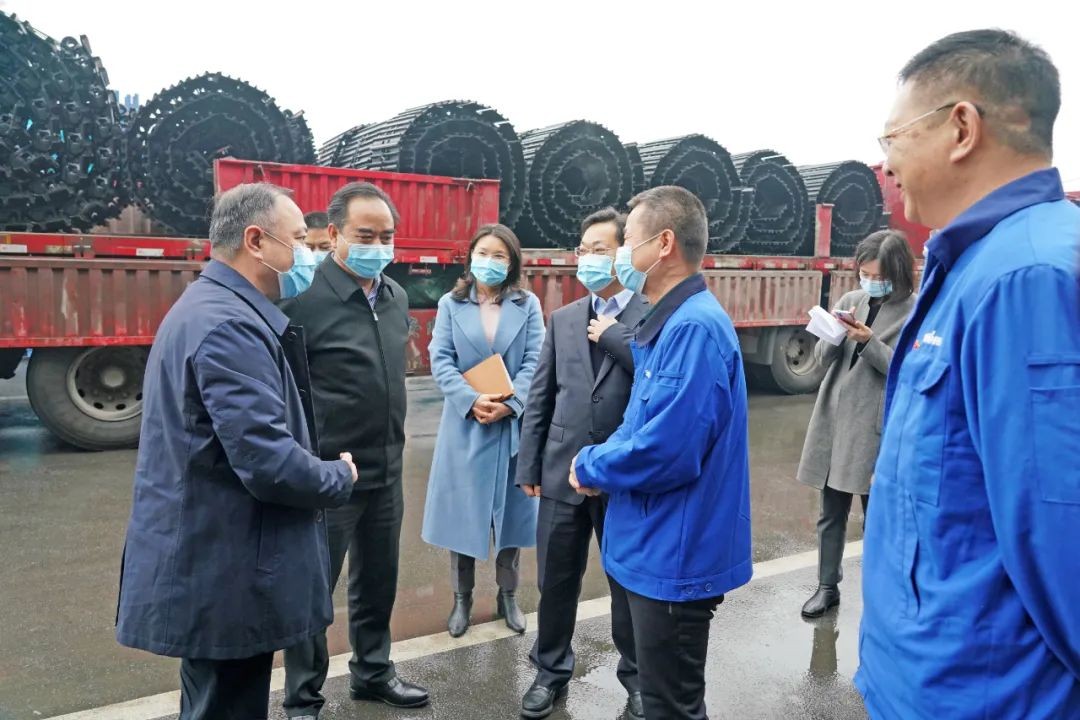 张庆红慰问开云官方注册-开云(中国)
智能困难党员