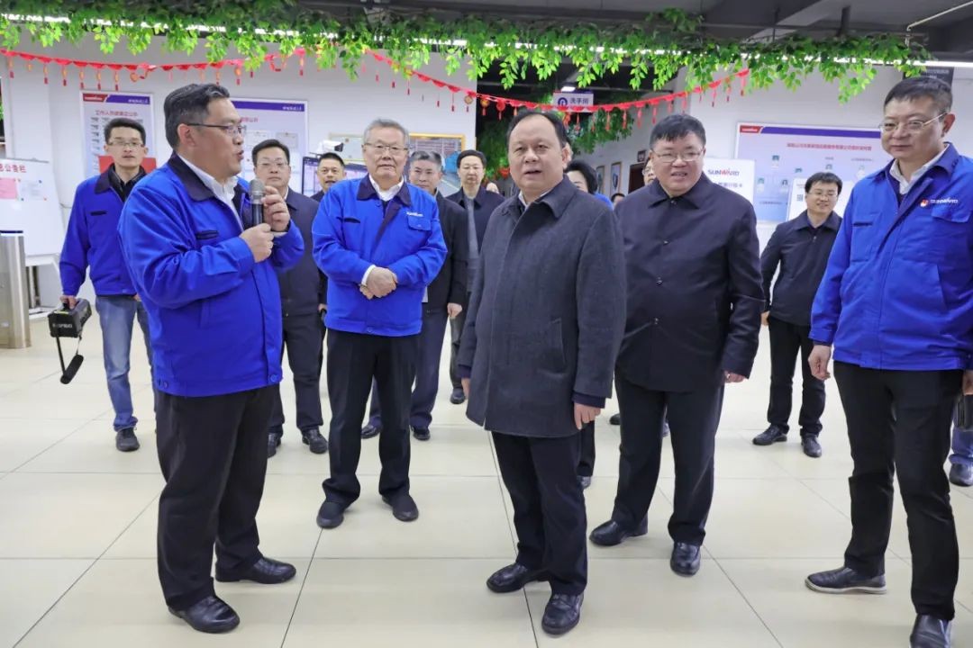 周农在开云官方注册-开云(中国)
智能调研时强调：企业工会要大力培养劳模和工匠