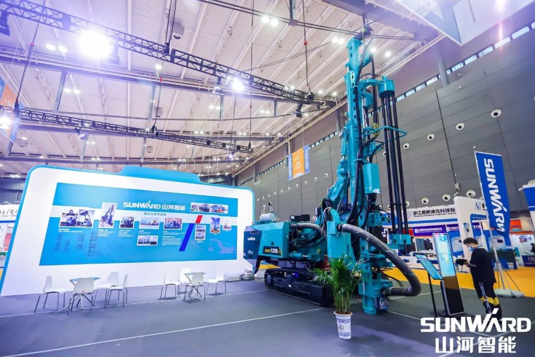 “开云官方注册-开云(中国)
绿”亮相长沙国际工程机械展，50余款产品尽显开云官方注册-开云(中国)
智能创新实力