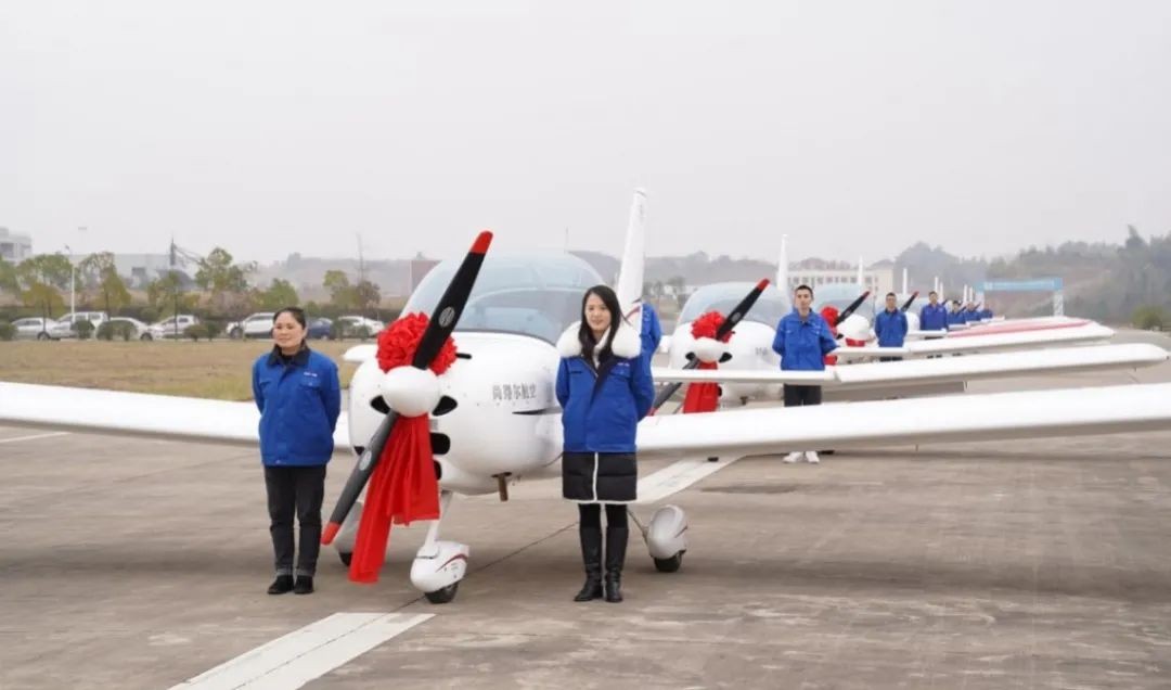 牛年开新局，开云官方注册-开云(中国)
航空8架SA60L飞机集中下线、交付