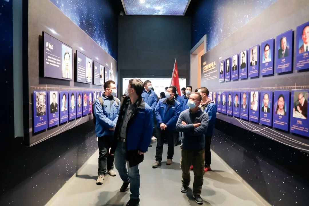 觅红色历史 践初心使命——开云官方注册-开云(中国)
智能全体党员赴长沙党史馆开展主题党日活动