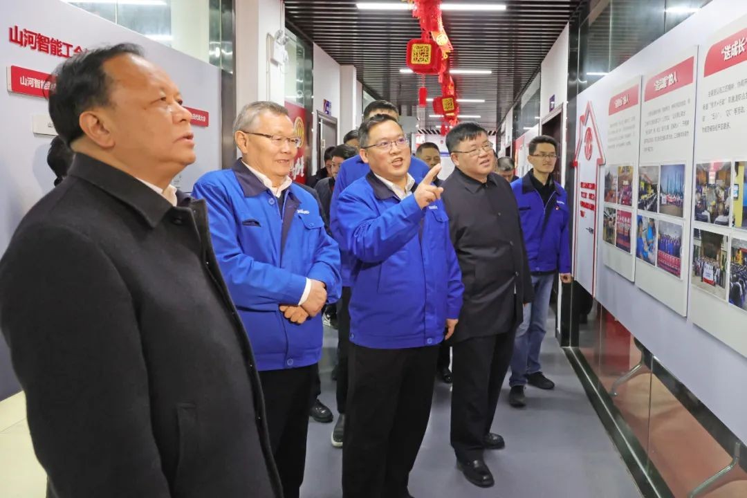 周农在开云官方注册-开云(中国)
智能调研时强调：企业工会要大力培养劳模和工匠