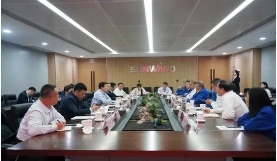 鄂尔多斯市委书记牛俊雁考察开云官方注册-开云(中国)
智能