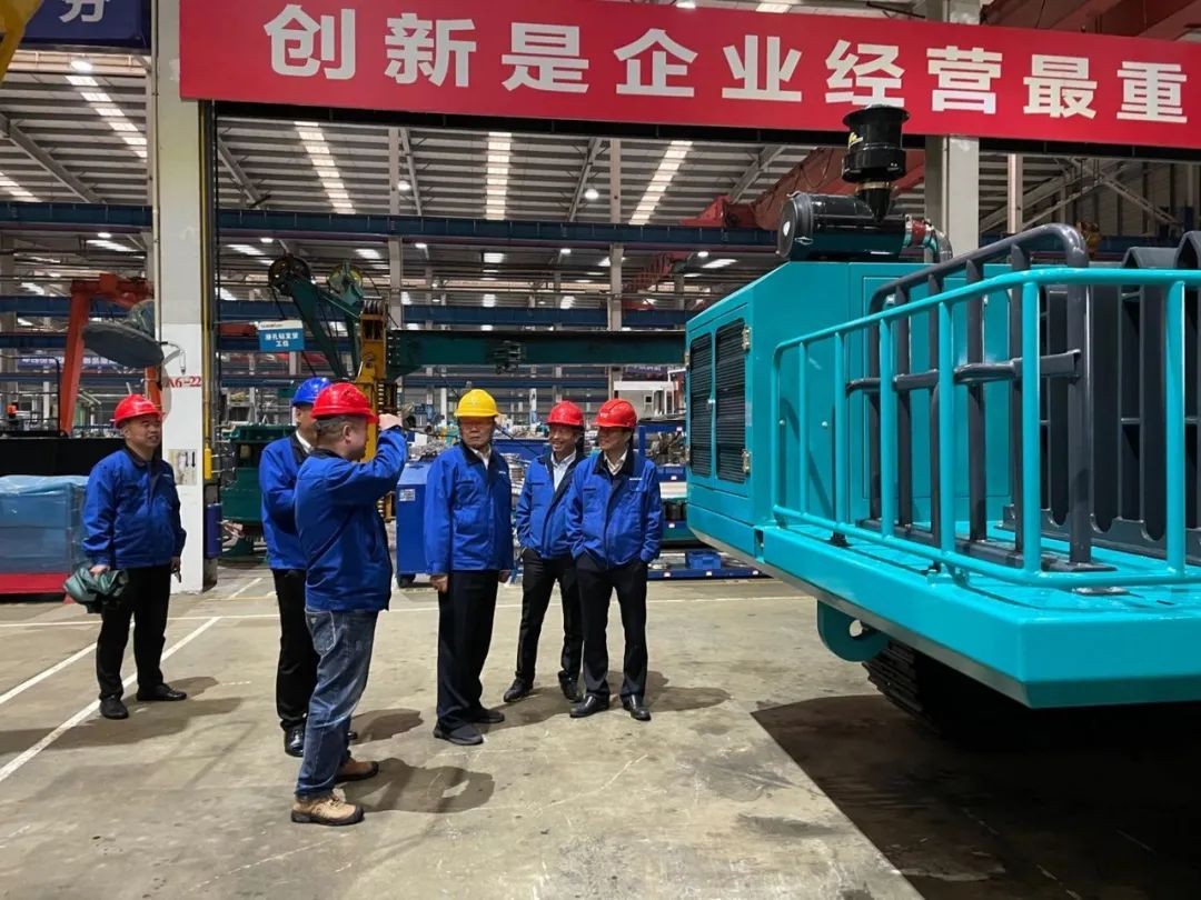 联合开发出成果！开云官方注册-开云(中国)
智能压裂管道运输车下线