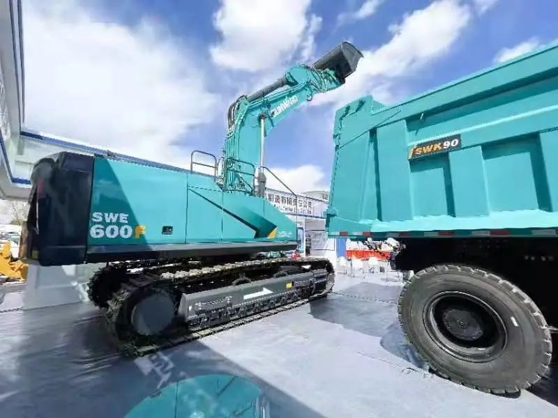 开云官方注册-开云(中国)
智能绿巨人闪亮登场鄂尔多斯国际煤博会