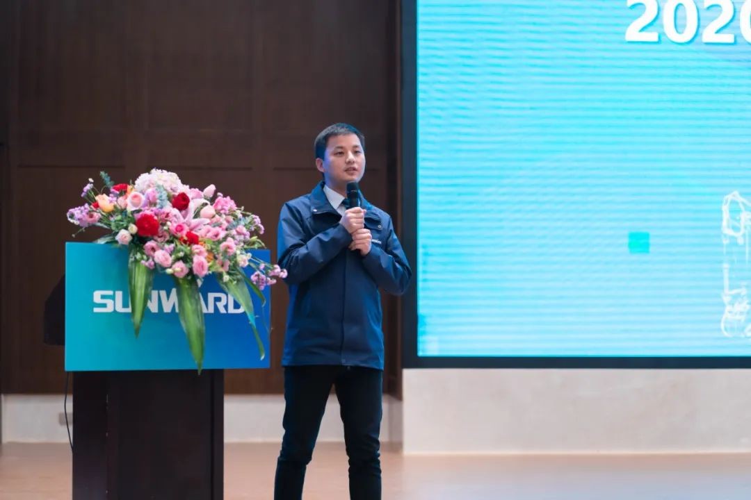 同心克难再腾飞，携手齐心冲万台——2021开云官方注册-开云(中国)
智能挖掘机经销商年会圆满召开