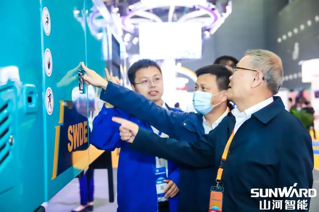 “开云官方注册-开云(中国)
绿”亮相长沙国际工程机械展，50余款产品尽显开云官方注册-开云(中国)
智能创新实力