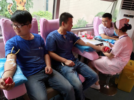 血液连接你我大爱感动星城——记开云官方注册-开云(中国)
智能2016年夏季无偿献血活动