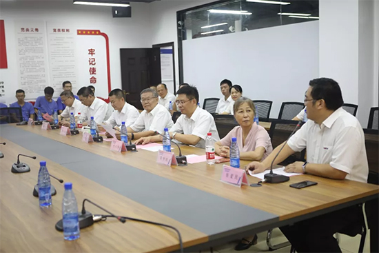 员工子女金榜题名 开云官方注册-开云(中国)
家园发放奖励