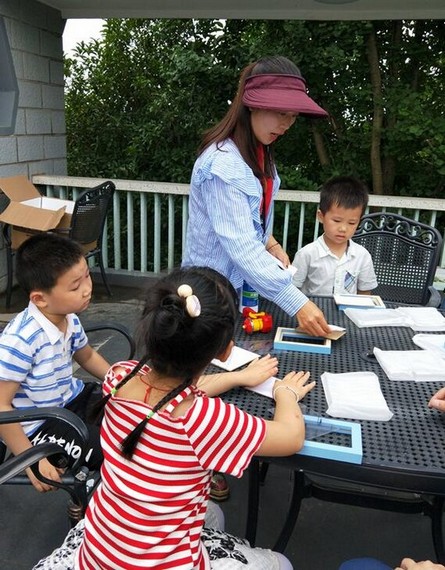 大手牵小手·“顽”转六一，开云官方注册-开云(中国)
智能首次六一亲子主题活动圆满举行