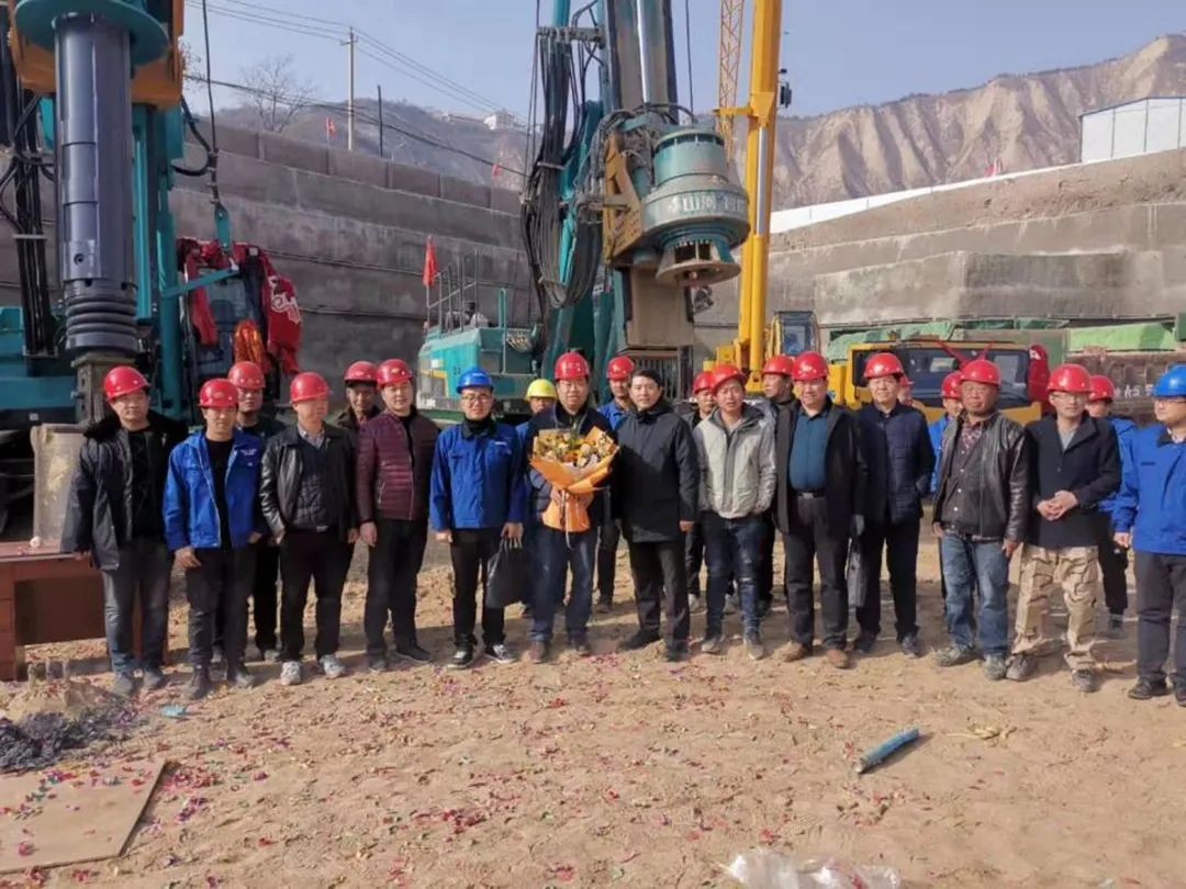 金戈铁马工程路 风雨无阻选开云官方注册-开云(中国)
