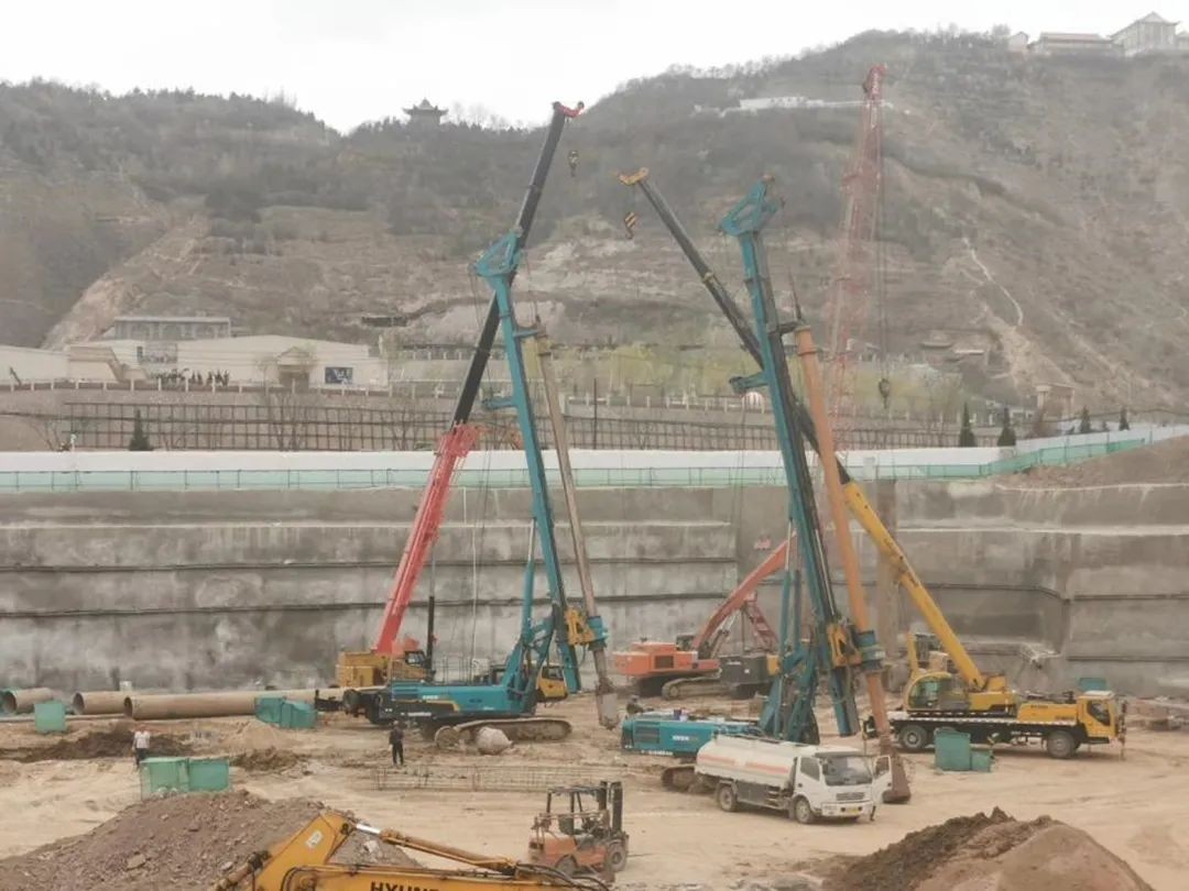 金戈铁马工程路 风雨无阻选开云官方注册-开云(中国)
