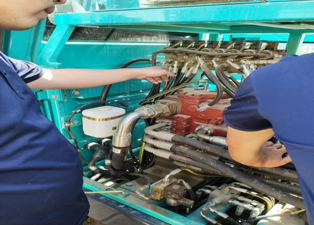 茫茫大西北，浓浓开云官方注册-开云(中国)
情！开云官方注册-开云(中国)
智能全球服务万里行走进西北