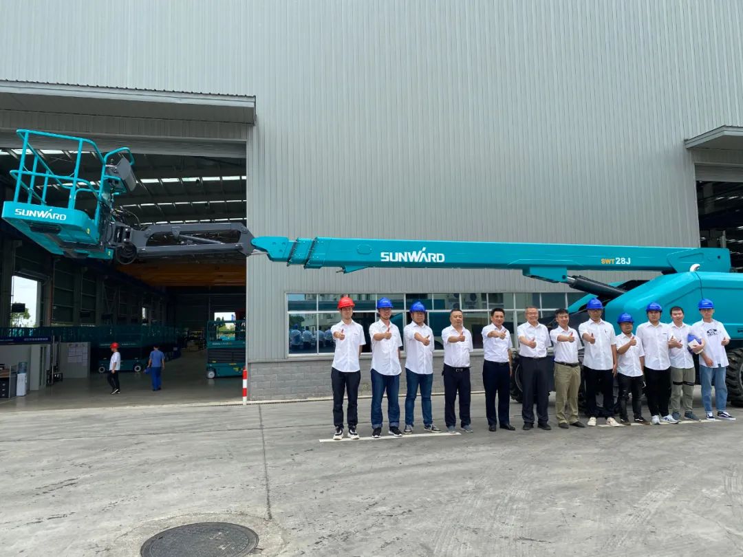 开云官方注册-开云(中国)
智能首款直臂式高空作业平台顺利通过评审