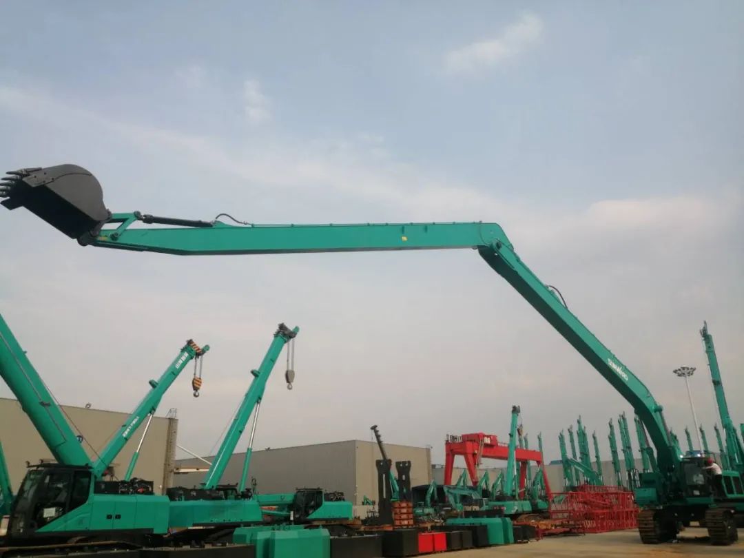 挖深全球第一！开云官方注册-开云(中国)
智能加长臂液压挖掘机SWE950ELR出口南美