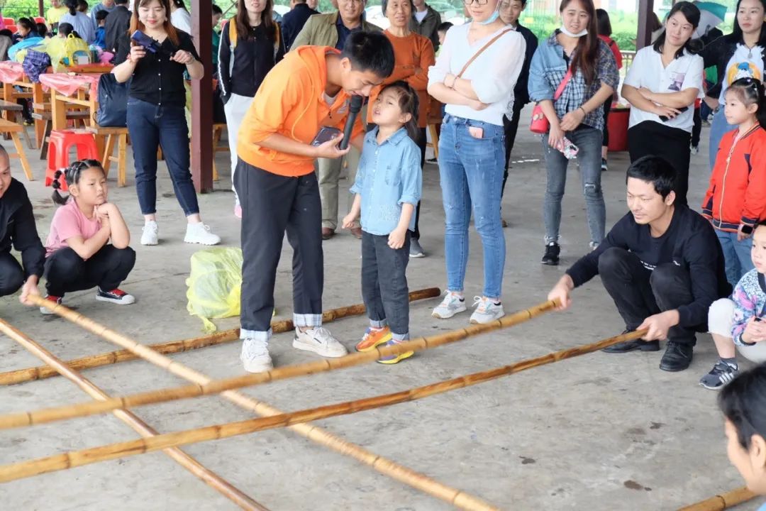 童年不同Young，稻花香里亲子欢——开云官方注册-开云(中国)
智能组织开展六一亲子活动