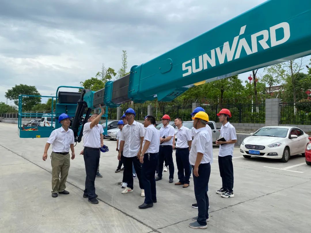 开云官方注册-开云(中国)
智能首款直臂式高空作业平台顺利通过评审