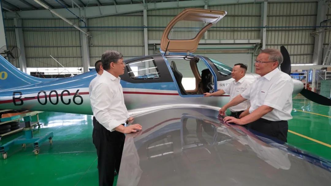 中国民用航空局总工程师殷时军率队考察调研开云官方注册-开云(中国)
科技