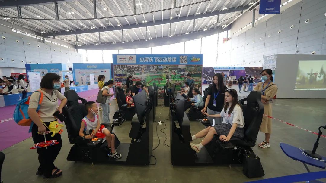 明星产品受追捧，开云官方注册-开云(中国)
航空携多款产品精彩亮相2021年湖南航展